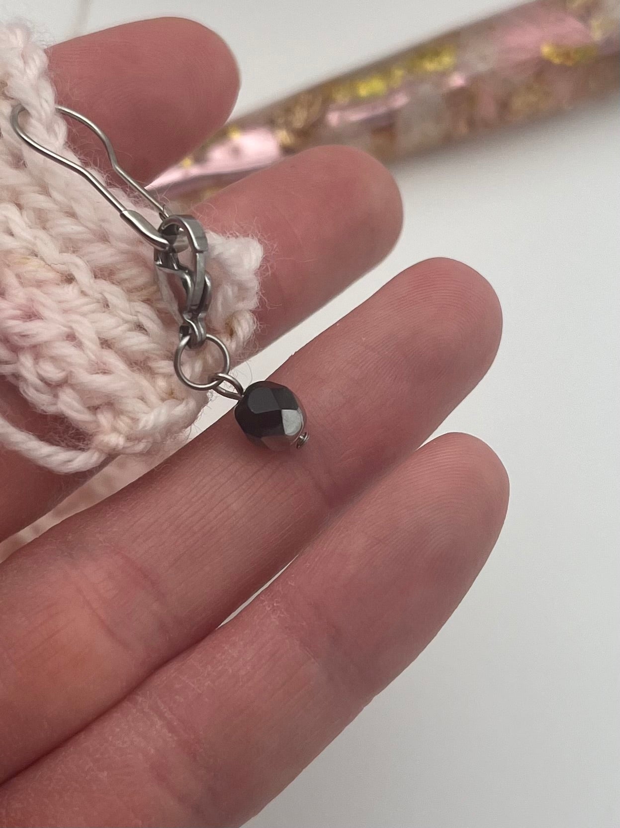 Rondellperle Schwarz mit Karabiner Silber