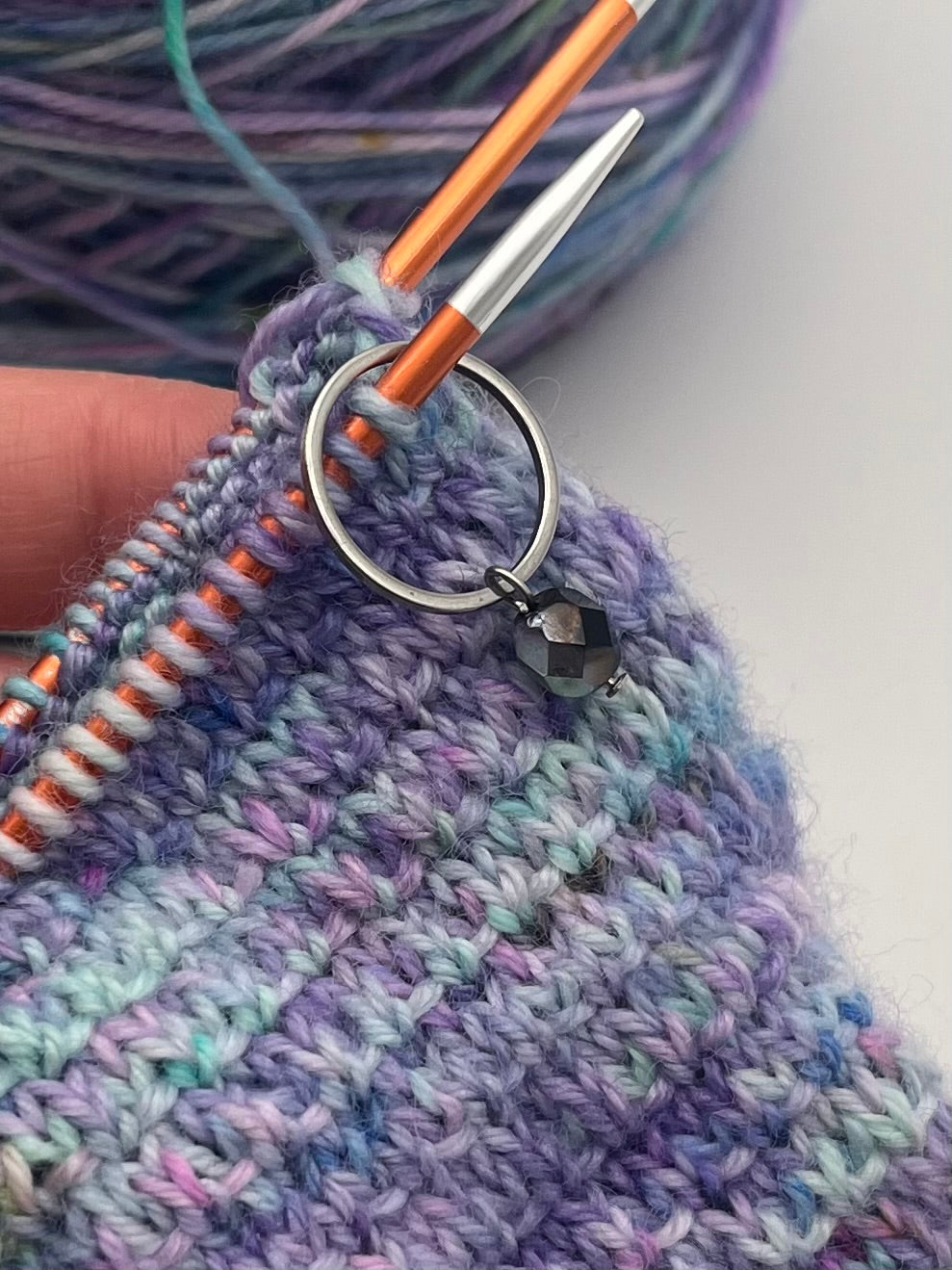 Rondellperle Schwarz mit großem Ring Silber