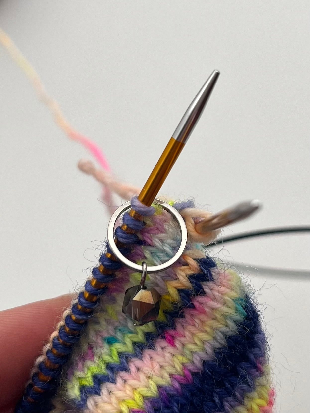 Facettperle Kupfer mit kleinem Ring Silber