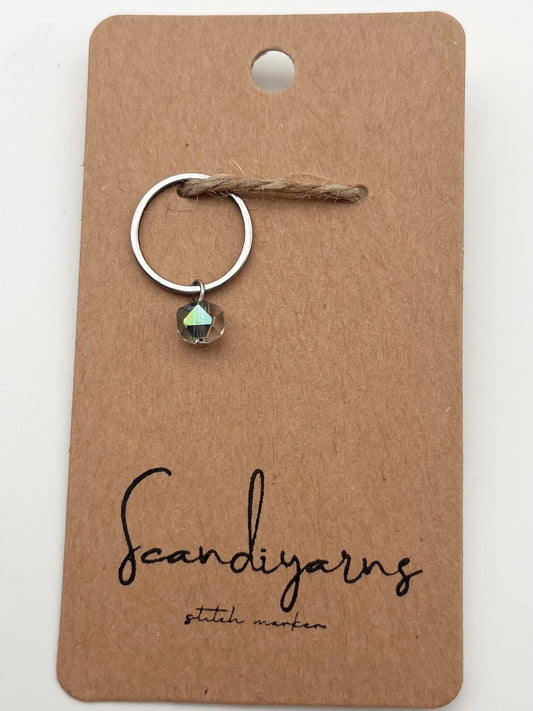 Facettperle Blau mit großem Ring Silber