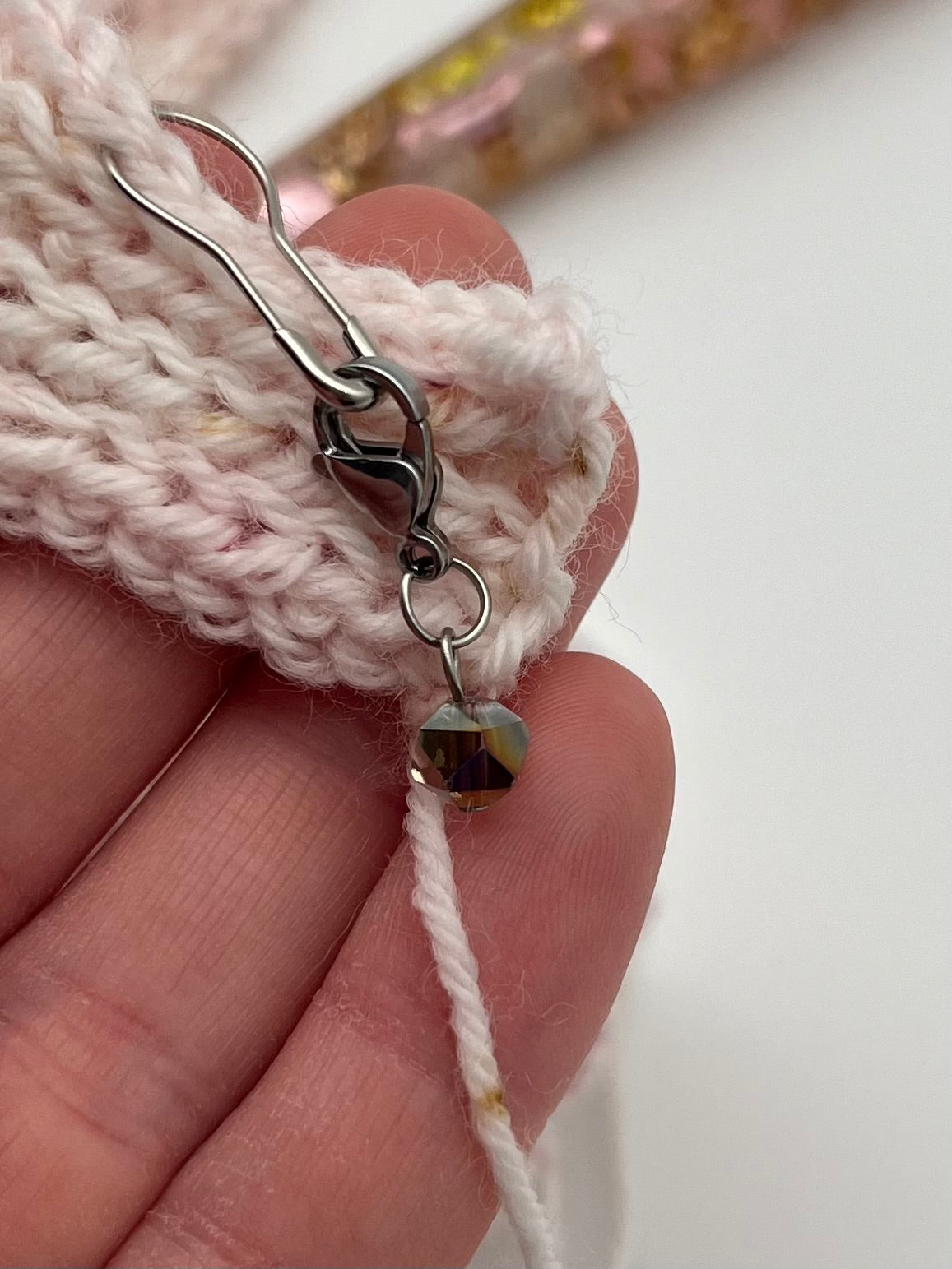 Facettperle Rosa mit Karabiner Silber