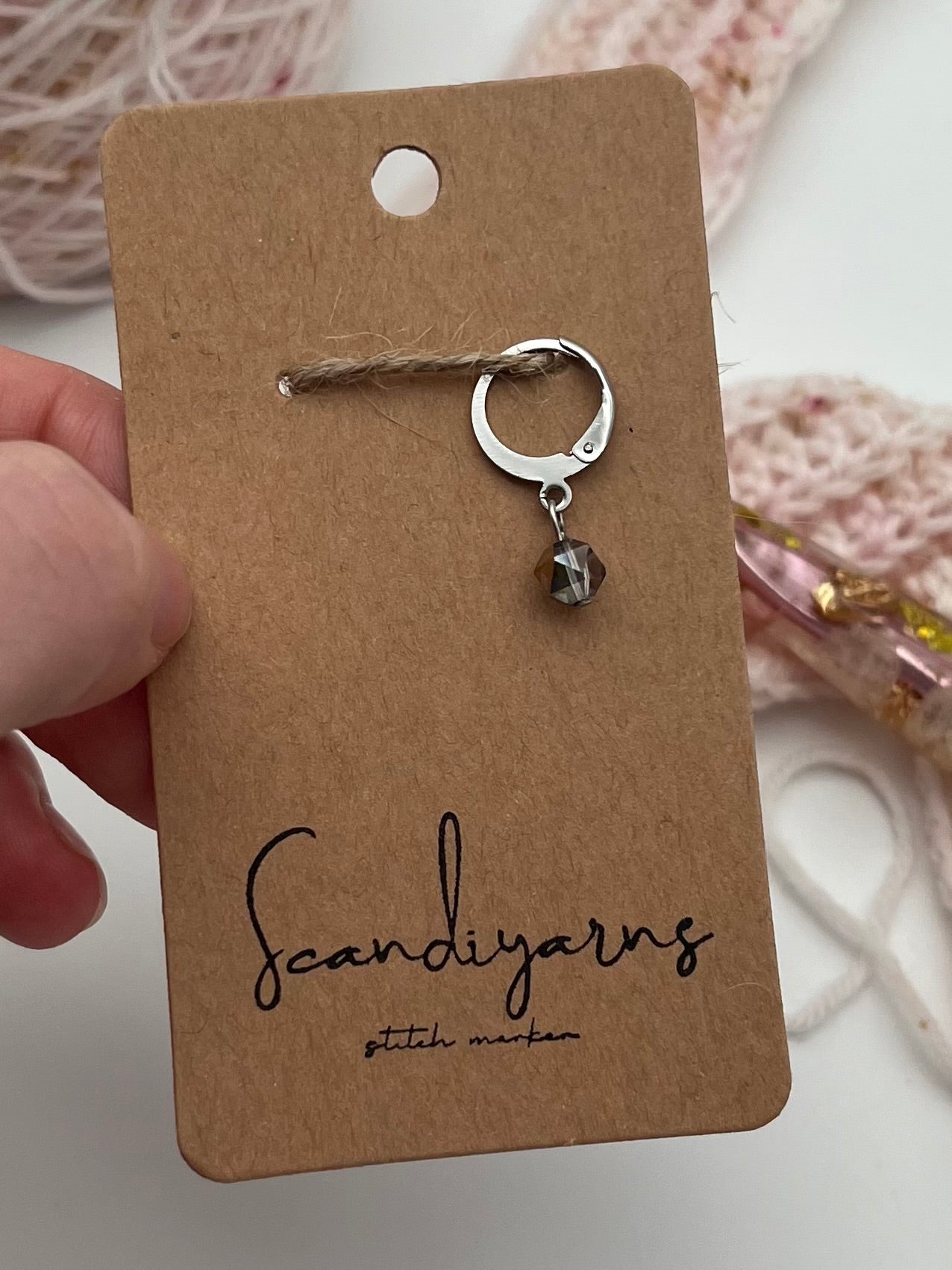 Facettperle Blau mit Huggie Silber