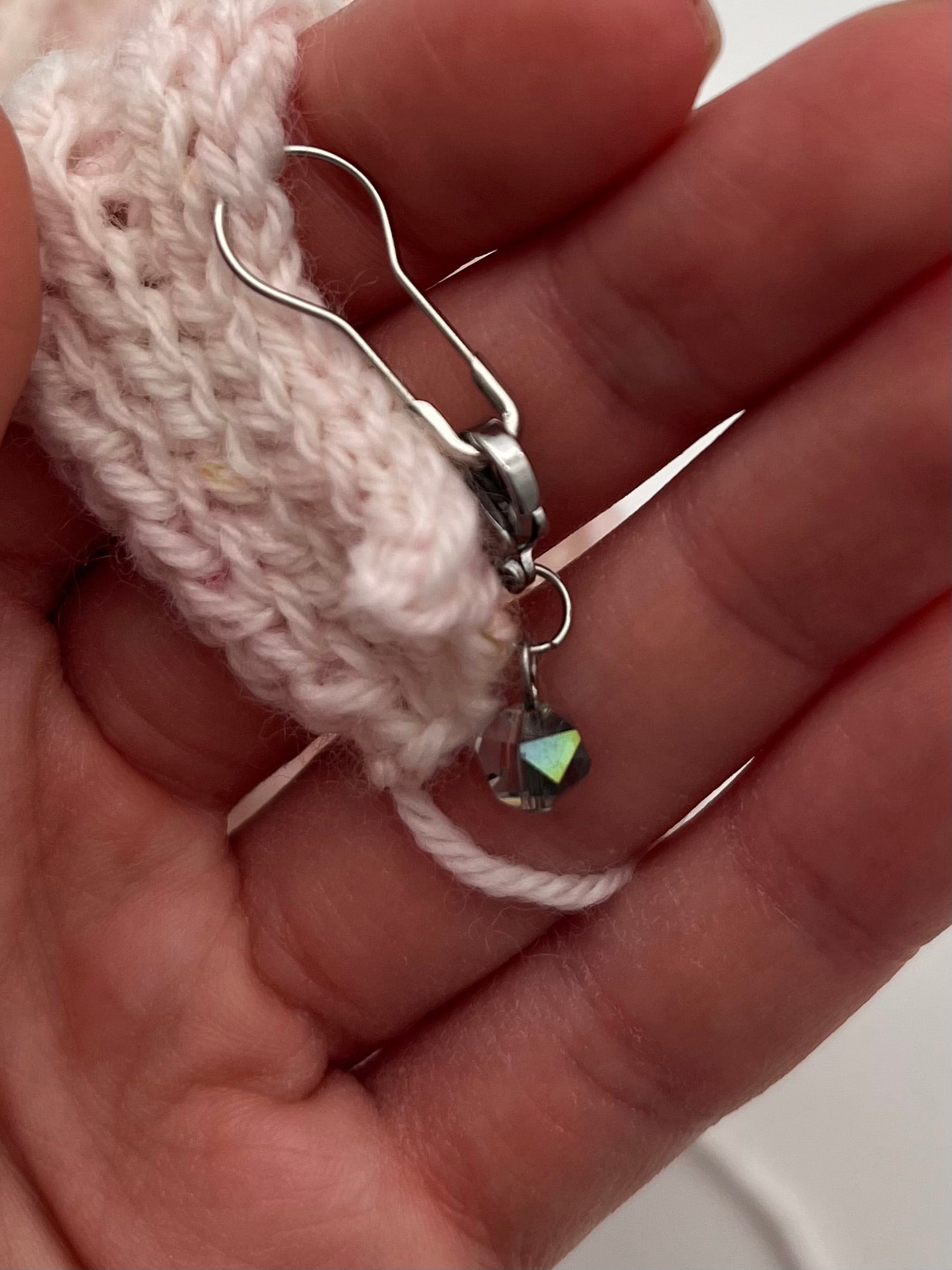 Facettperle Blau mit Karabiner Silber