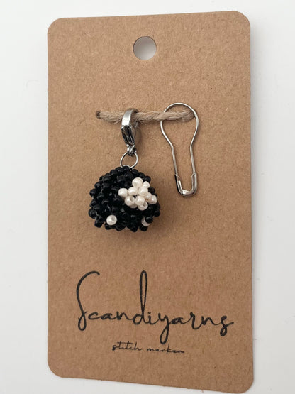 Schäfchen Schwarz mit Karabiner Silber