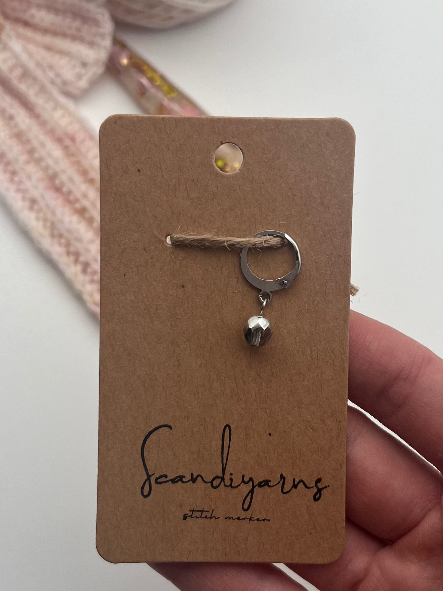 Rondellperle Silber mit Huggie Silber