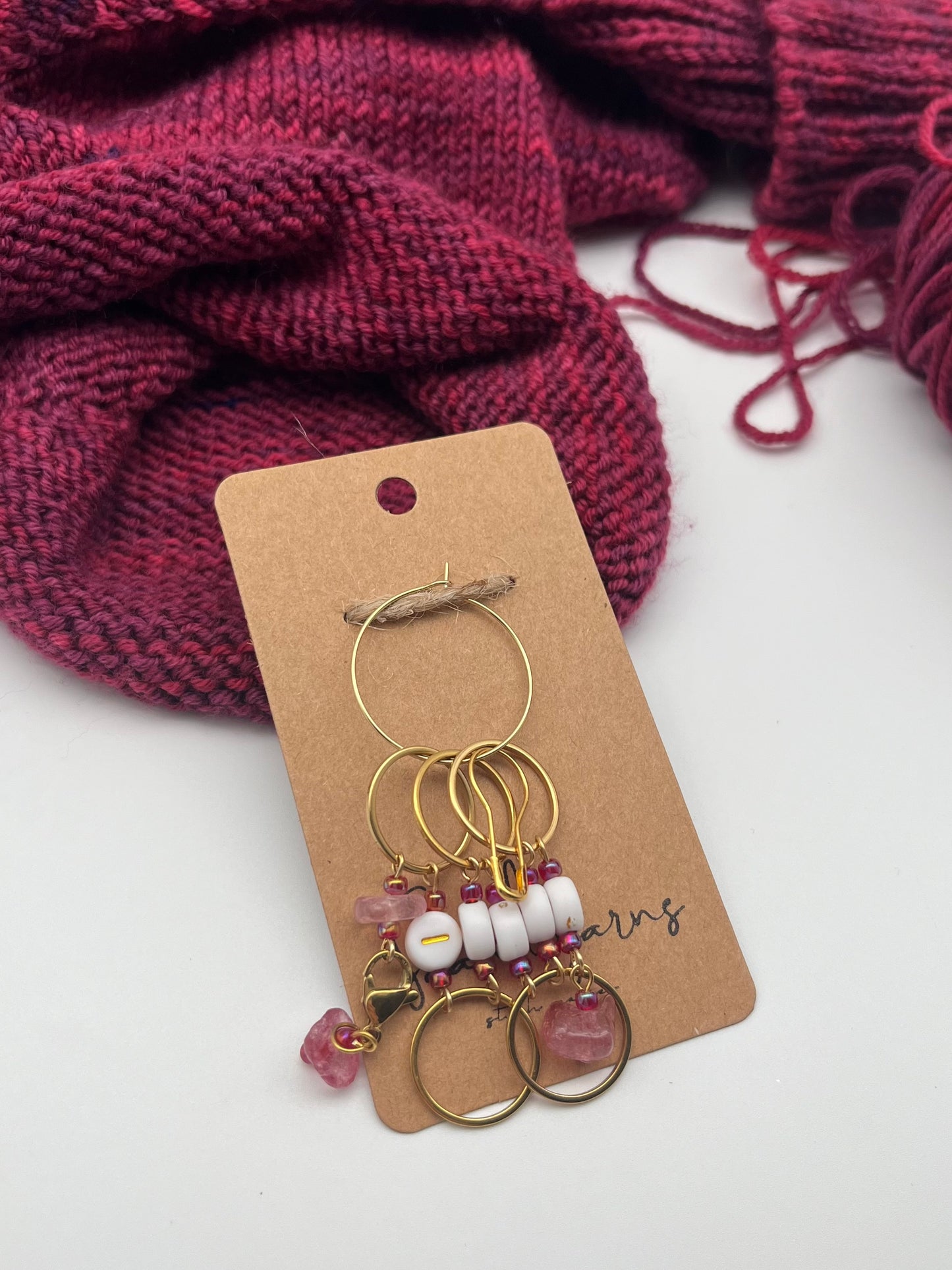 Reihenzähler 1-5 Erdbeerquarz mit großem Ring Gold