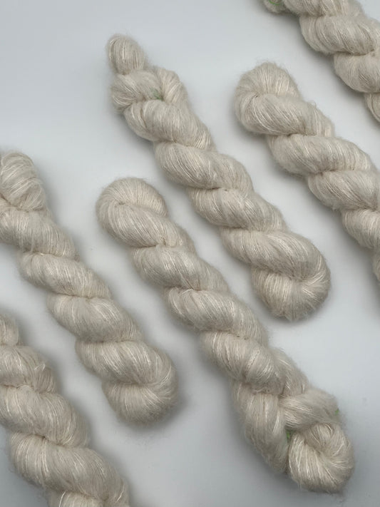 Fuzzy Lace ungefärbt (Auftrag)