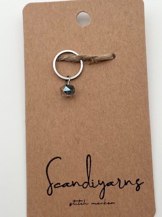 Facettperle Blau mit kleinem Ring Silber