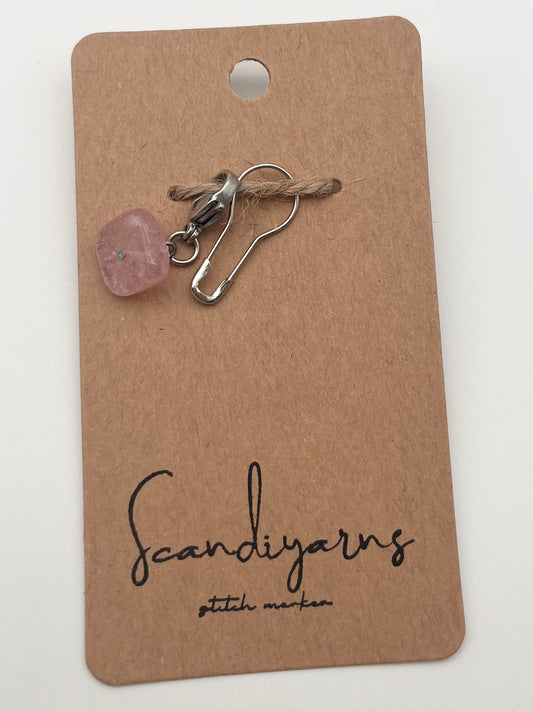 Erdbeerquarz Stein mit Karabiner Silber