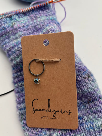 Facettperle Blau mit großem Ring Silber