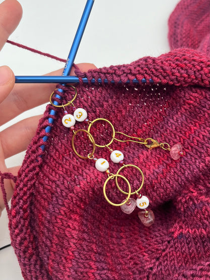 Reihenzähler 1-5 Erdbeerquarz mit großem Ring Gold