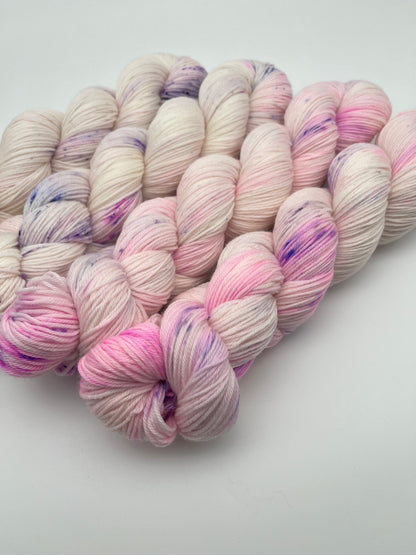 Berries with Cream Allrounder Sock