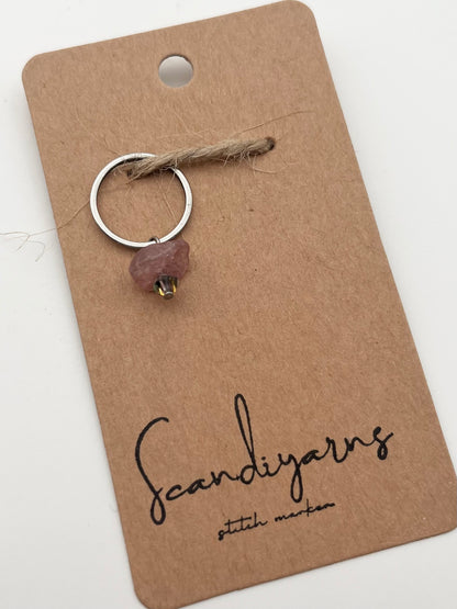 Erdbeerquarz und Facettperle mit großem Ring Silber