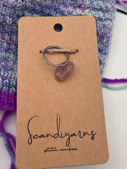 Erdbeerquarz Stein mit großem Ring Silber