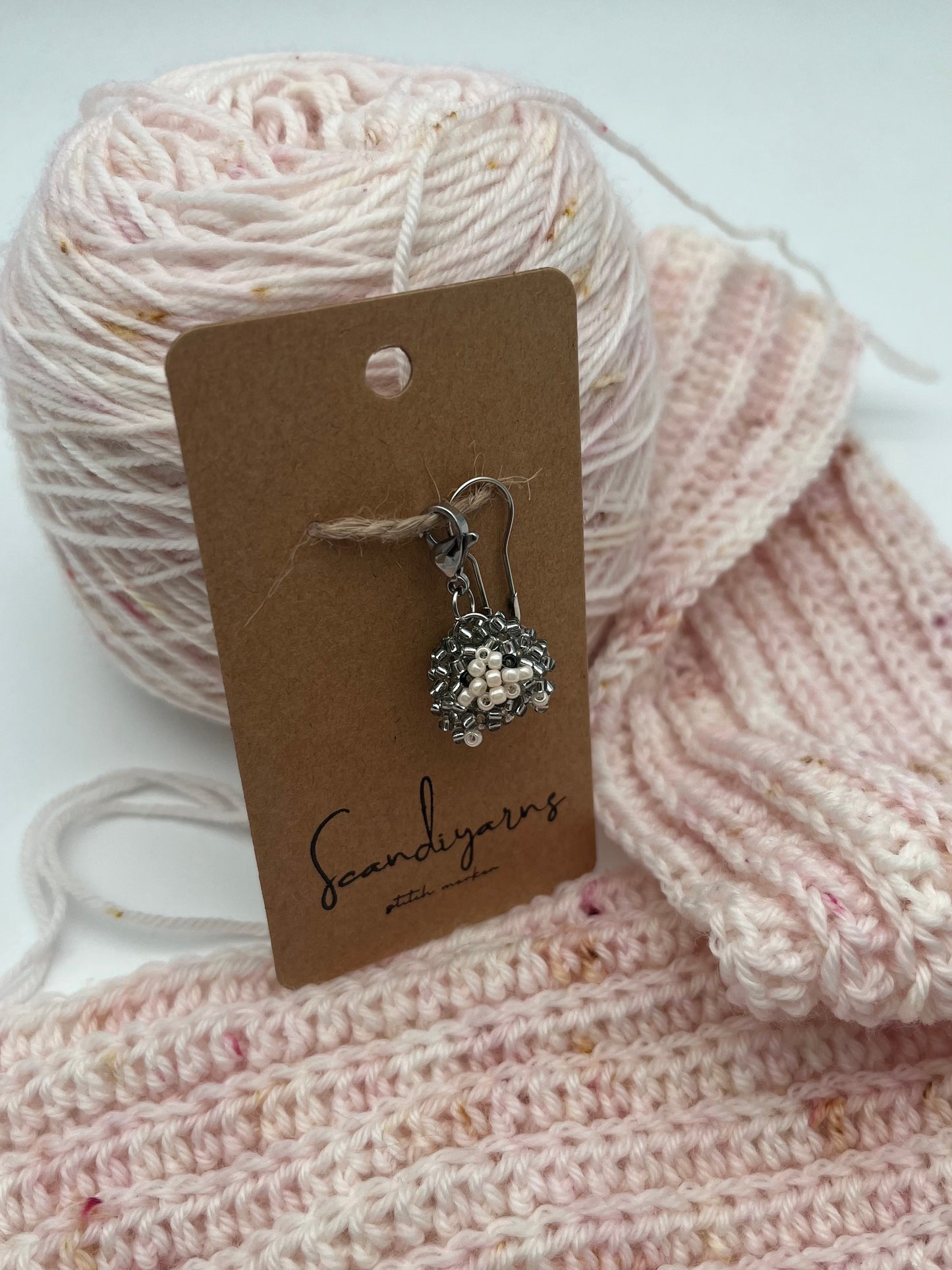 Schäfchen Grau mit Karabiner Silber