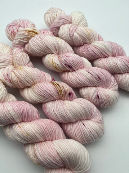 Whispering Rose Soft DK