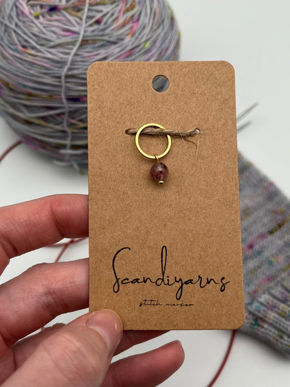 Erdbeerquarz mit kleinem Ring Gold