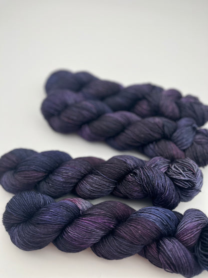 Moody Silky Sock