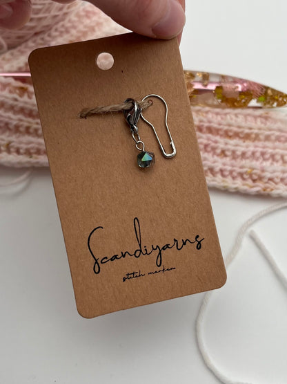 Facettperle Blau mit Karabiner Silber