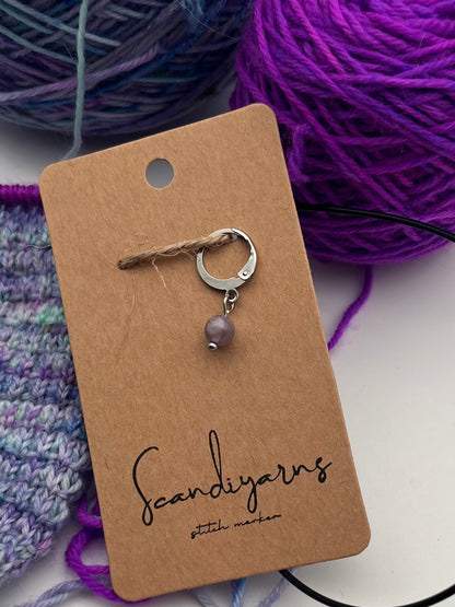 Amethyst mit Huggie Silber