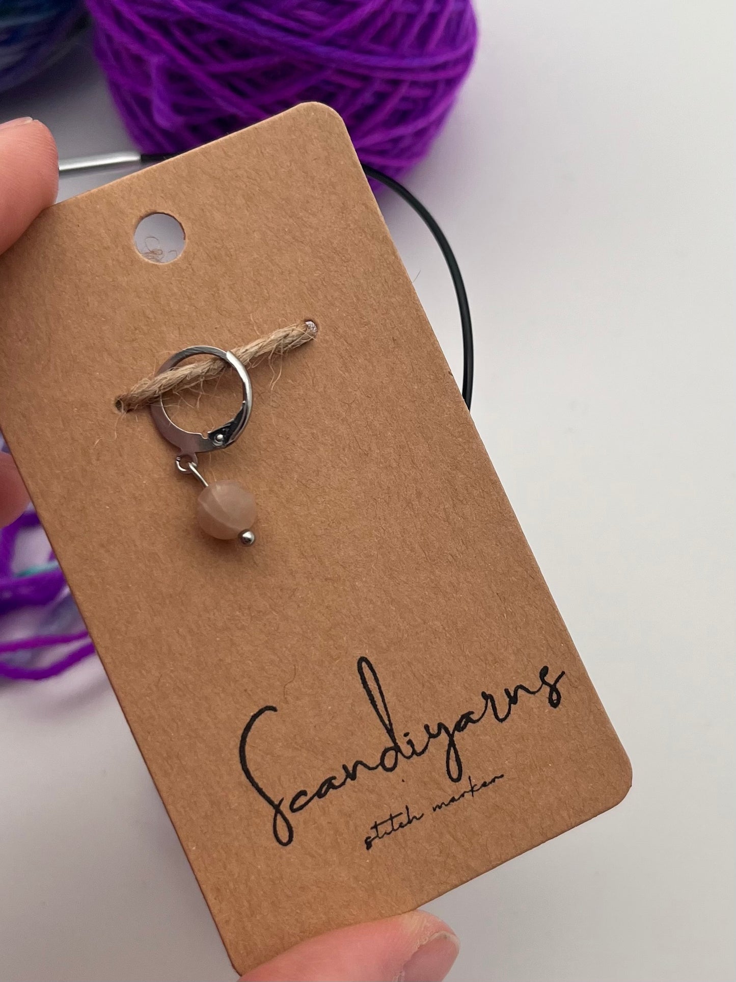 Sonnenstein mit Huggie Silber