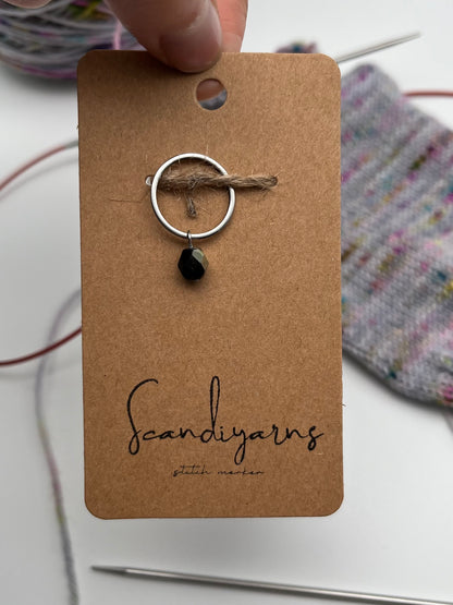 Rondellperle Schwarz mit großem Ring Silber