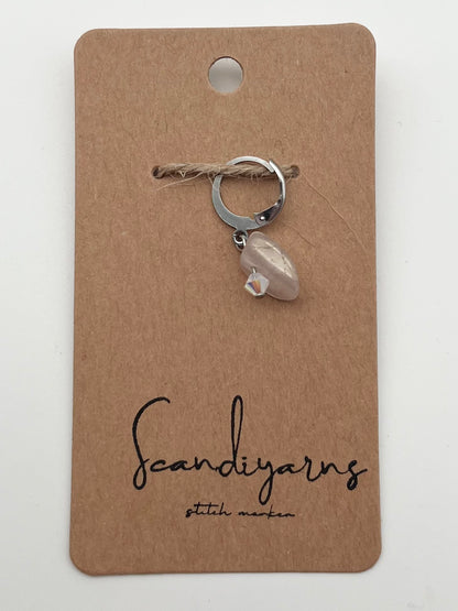 Fluorit und Facettperle mit Huggie Silber