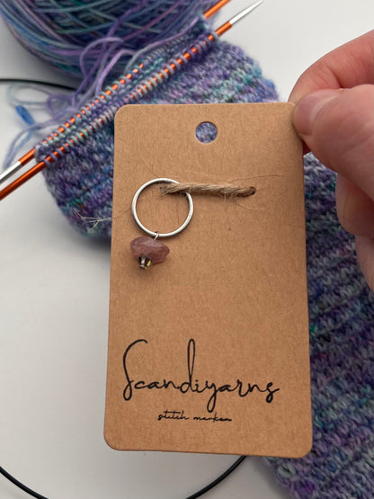 Erdbeerquarz und Facettperle mit großem Ring Silber