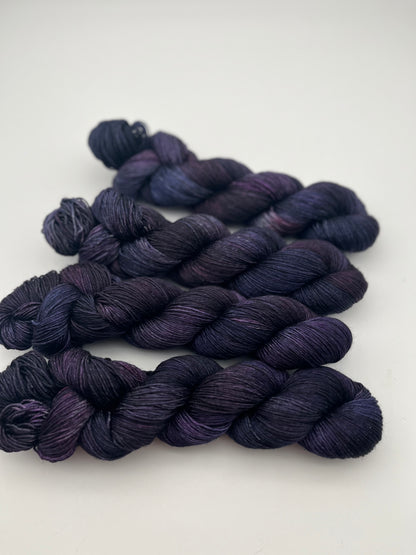 Moody Silky Sock