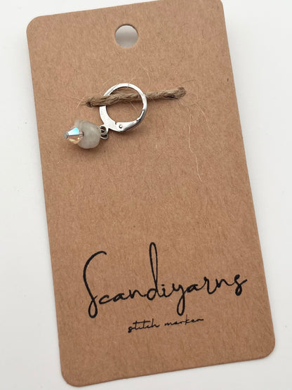 Morganit und Facettperle mit Huggie Silber