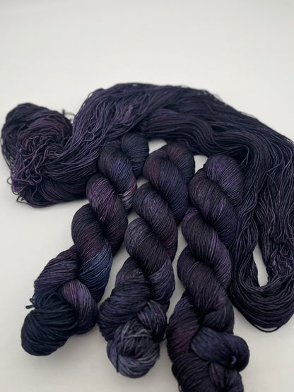 Moody Silky Sock