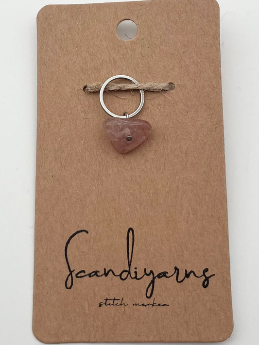 Erdbeerquarz Stein mit kleinem Ring Silber