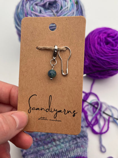 Lapislazuli mit Karabiner Silber