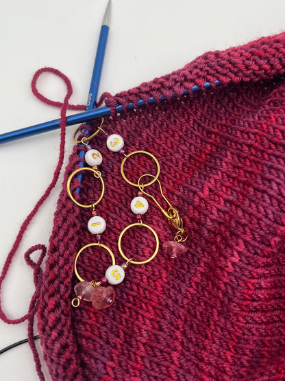 Reihenzähler 1-5 Erdbeerquarz mit großem Ring Gold