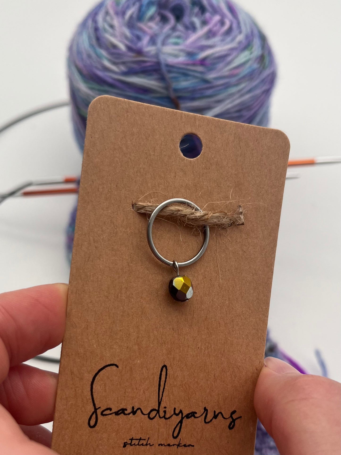 Rondellperle Schwarz mit großem Ring Silber