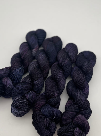 Moody Silky Sock