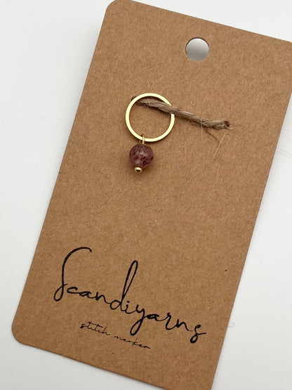 Erdbeerquarz mit kleinem Ring Gold