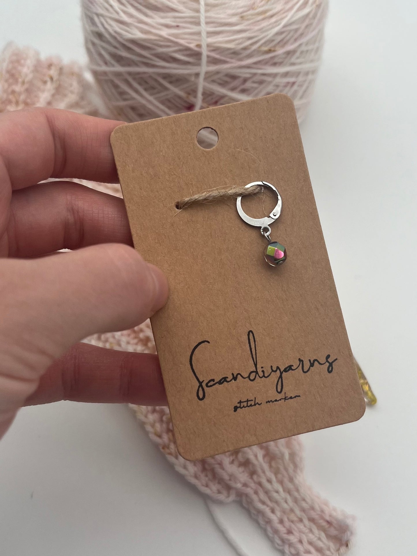 Rondellperle Bunt mit Huggie Silber