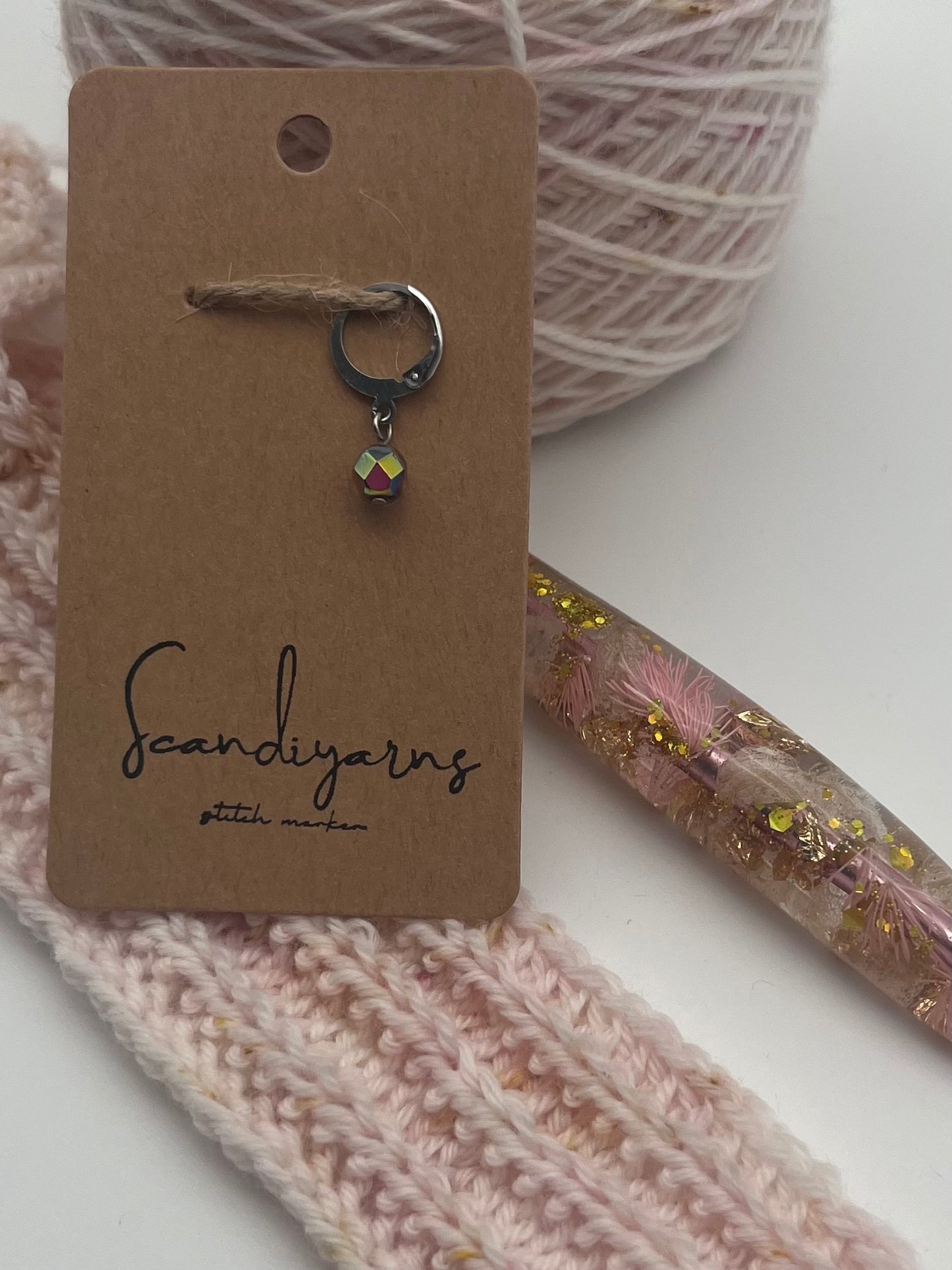 Rondellperle Bunt mit Huggie Silber