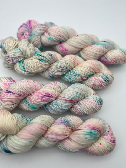 Hanami Silky Sock