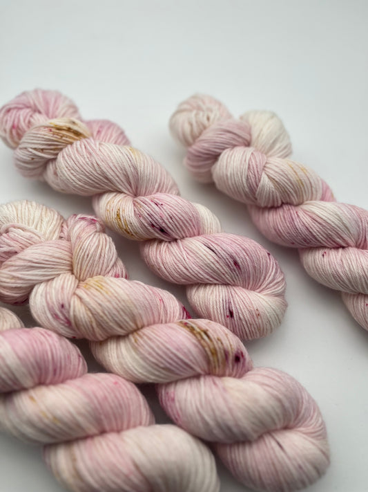 Whispering Rose Soft DK