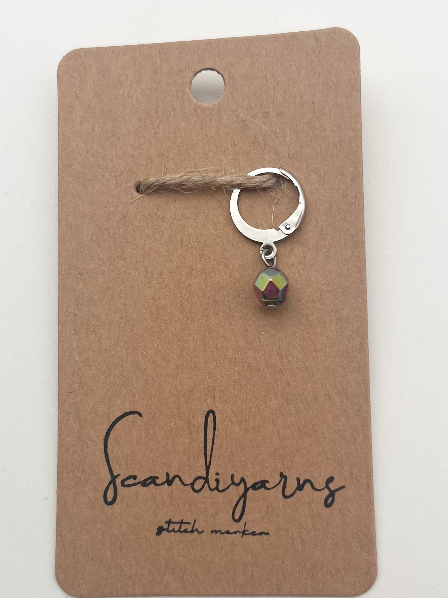 Rondellperle Bunt mit Huggie Silber