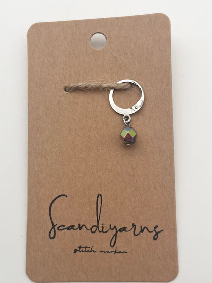 Rondellperle Bunt mit Huggie Silber